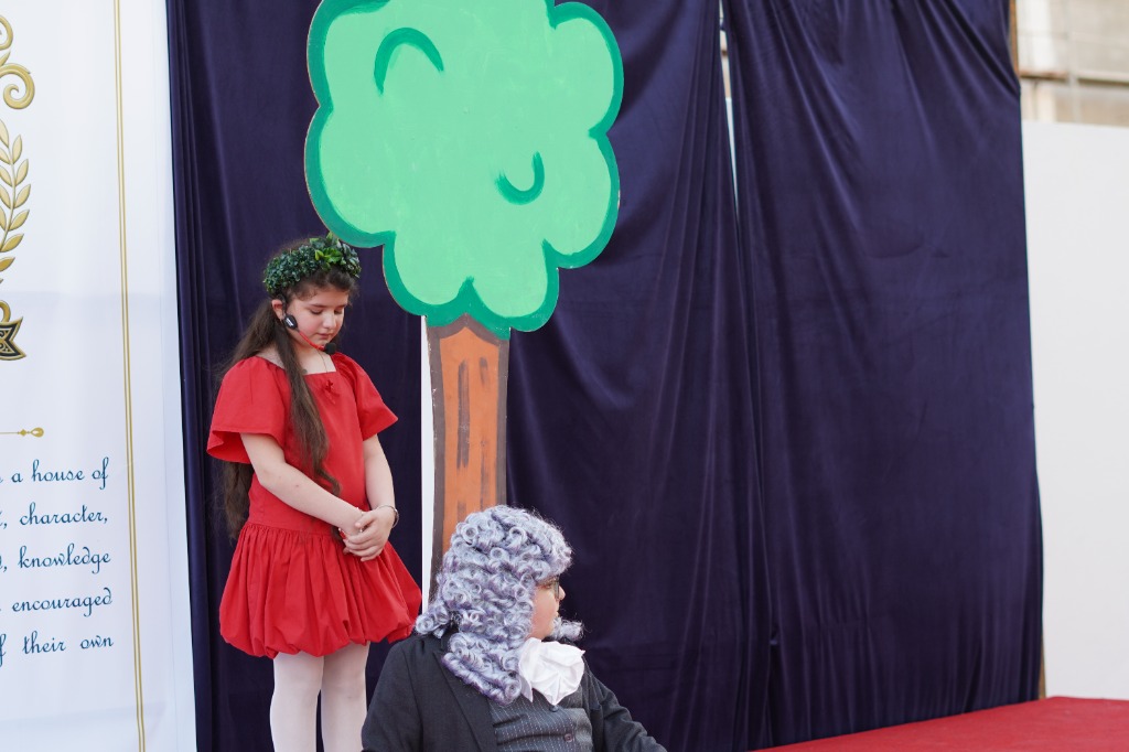 Isaac Newton Drama Play